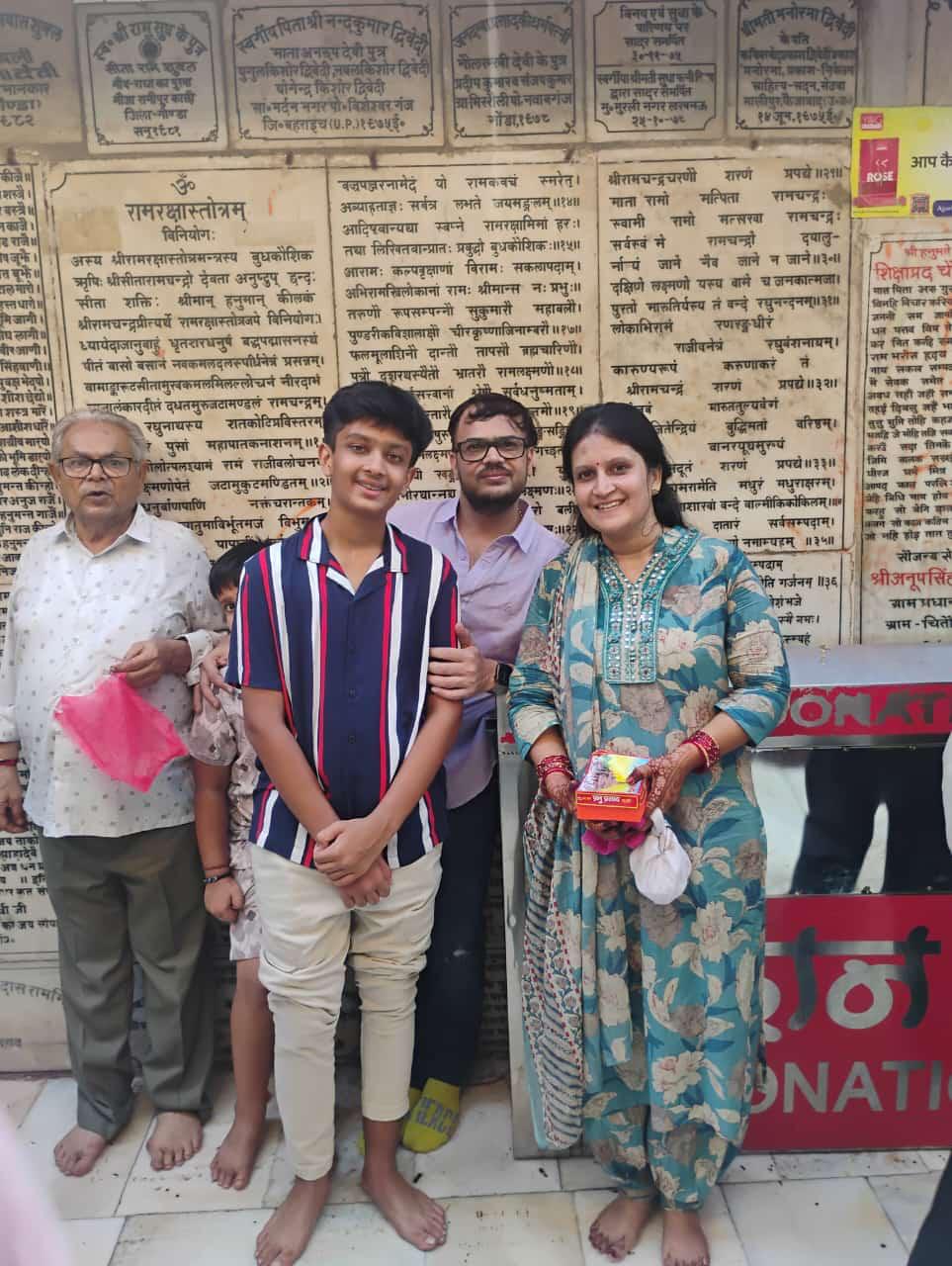 Family at Hanuman Garhi, Ayodhya